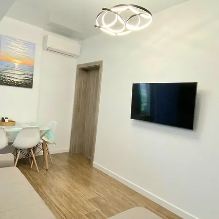 Ilaria-endless Summer Mamaia Nord Navodari