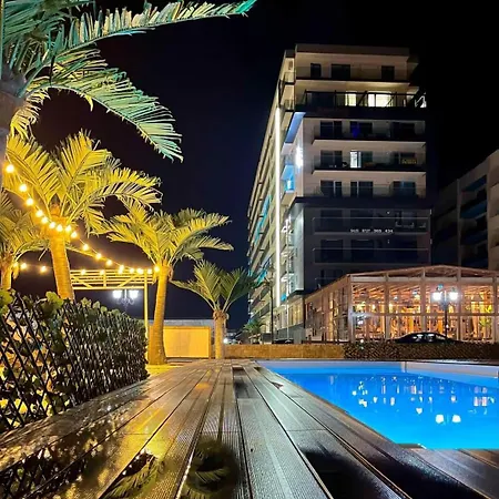 Ilaria-endless Summer Mamaia Nord