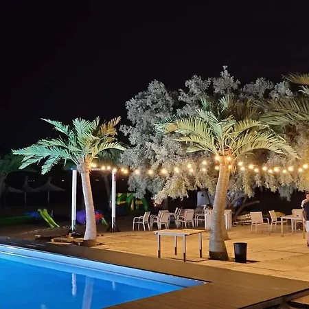 Ilaria-endless Summer Mamaia Nord *