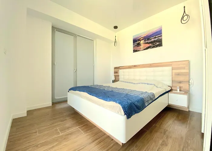 Ilaria-endless Summer Mamaia Nord *