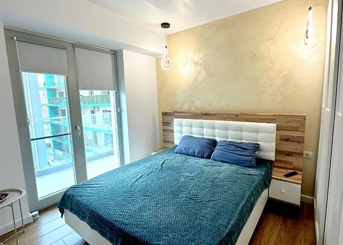 Ilaria-endless Summer Mamaia Nord